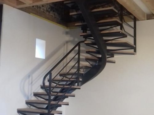 escalier design metal et bois interieur