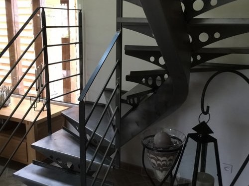 escalier sur mesures en metal noir