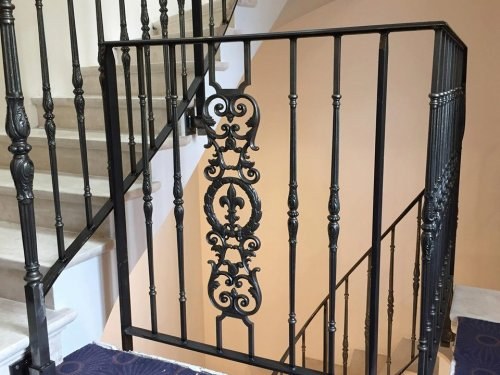 garde corps en fer forge pour descente escalier interieur