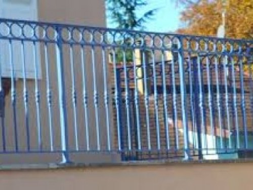 garde corps metal bleu