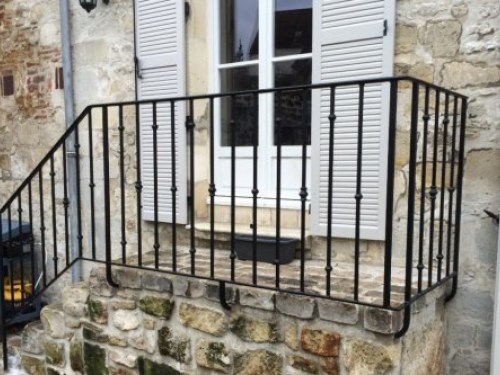 garde corps noir montee escalier