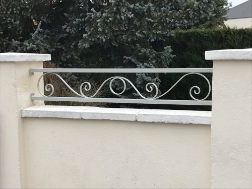 palissade de muret pour proteger un jardin