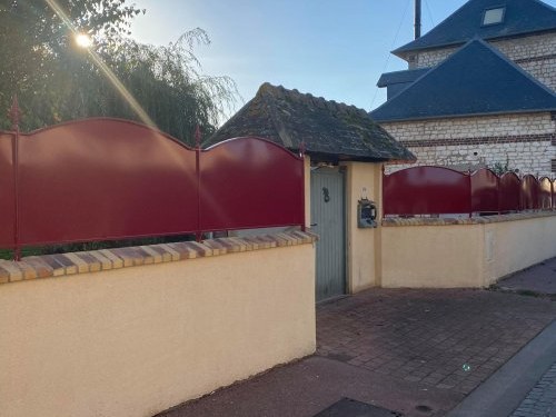 palissade rouge en fer forge