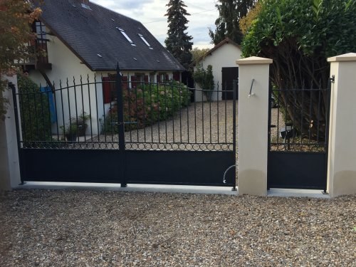 portail et portillon en fer forge sur mesure le neubourg