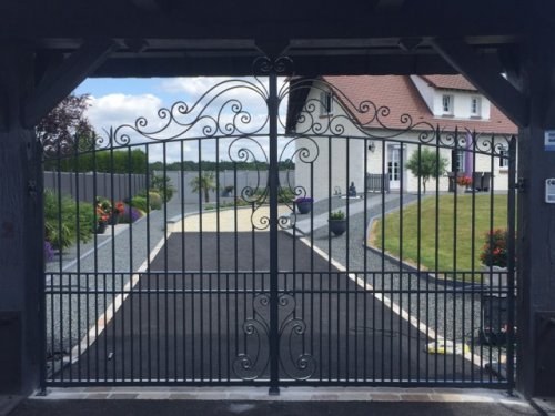 portail fer forge pour entree de cours